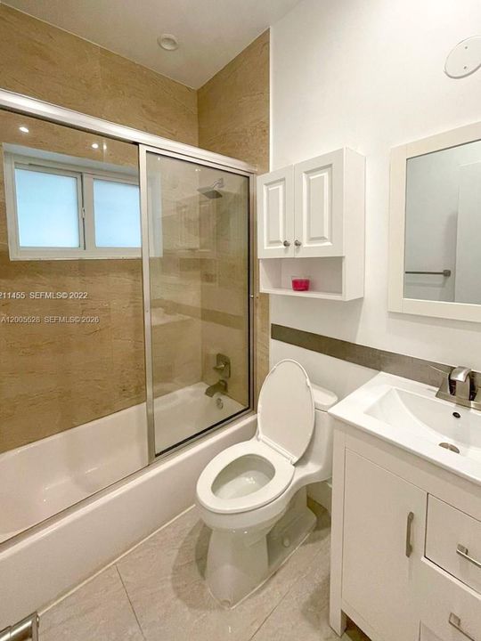 Activo con contrato: $599,000 (3 camas, 1 baños, 1400 Pies cuadrados)