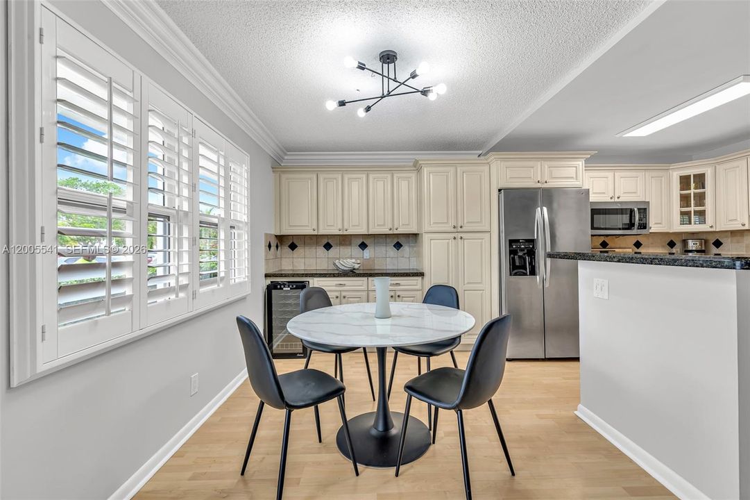 Active With Contract: $254,000 (2 beds, 2 baths, 1000 Square Feet)