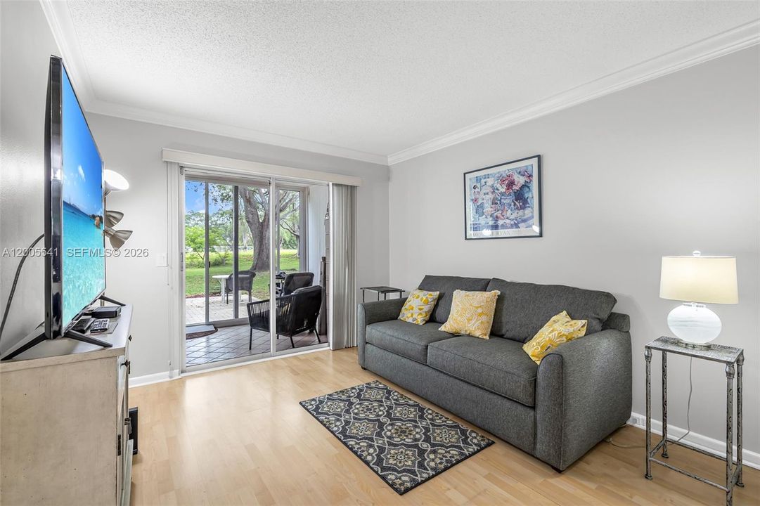 Active With Contract: $254,000 (2 beds, 2 baths, 1000 Square Feet)