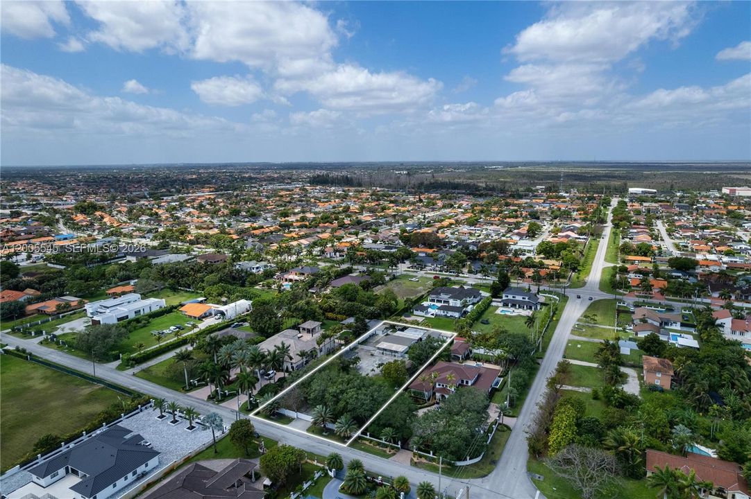Activo con contrato: $1,375,000 (3 camas, 2 baños, 1820 Pies cuadrados)