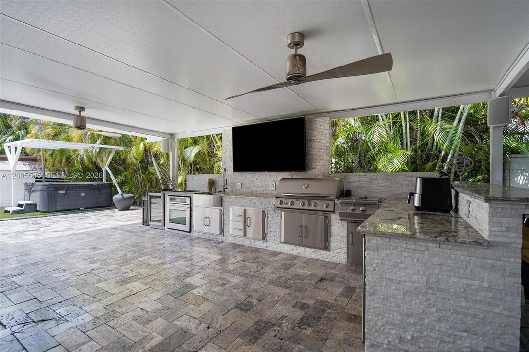 Activo con contrato: $1,375,000 (3 camas, 2 baños, 1820 Pies cuadrados)