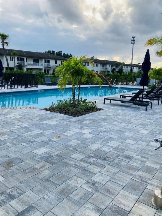 For Rent: $3,100 (3 beds, 2 baths, 1557 Square Feet)