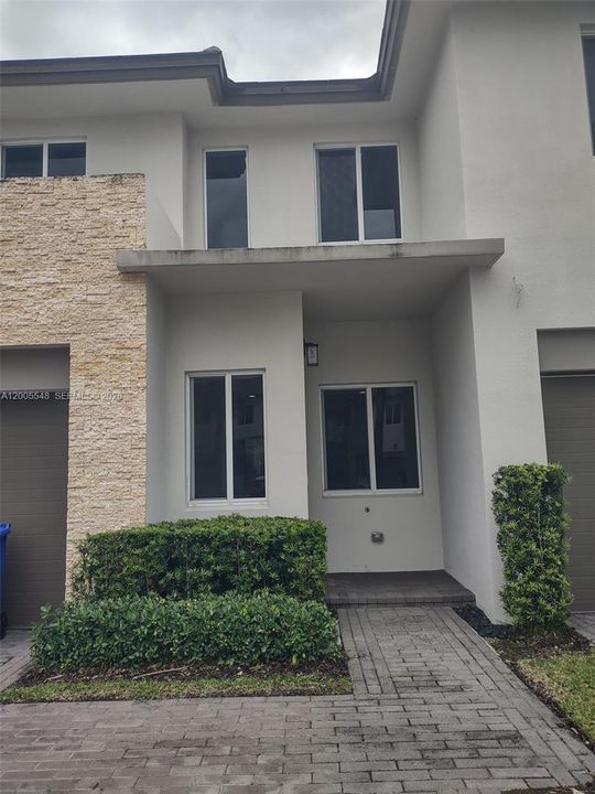 For Rent: $3,100 (3 beds, 2 baths, 1557 Square Feet)