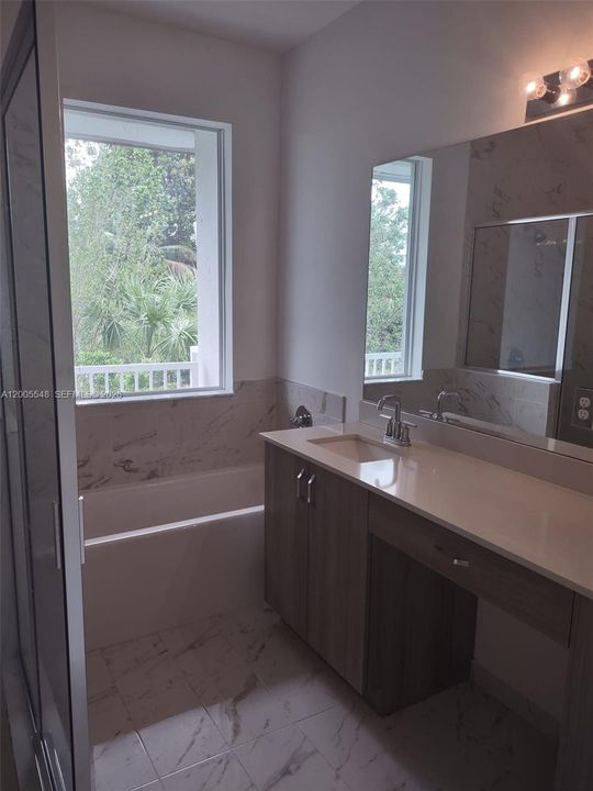 For Rent: $3,100 (3 beds, 2 baths, 1557 Square Feet)