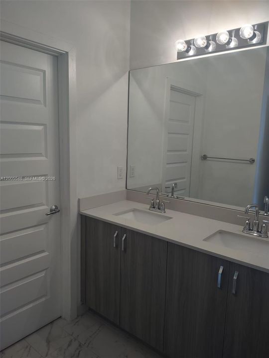 For Rent: $3,100 (3 beds, 2 baths, 1557 Square Feet)