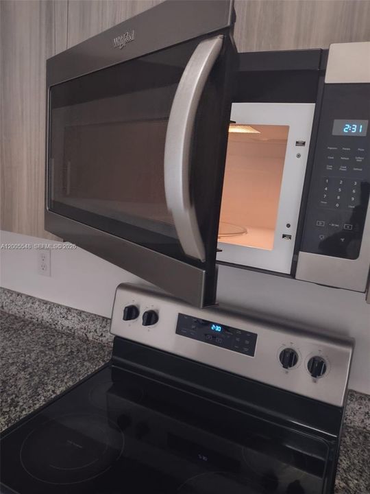 For Rent: $3,100 (3 beds, 2 baths, 1557 Square Feet)