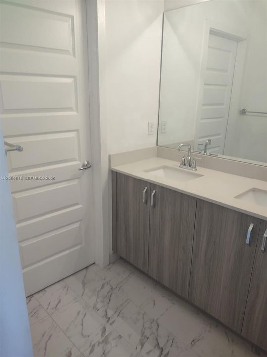 For Rent: $3,100 (3 beds, 2 baths, 1557 Square Feet)