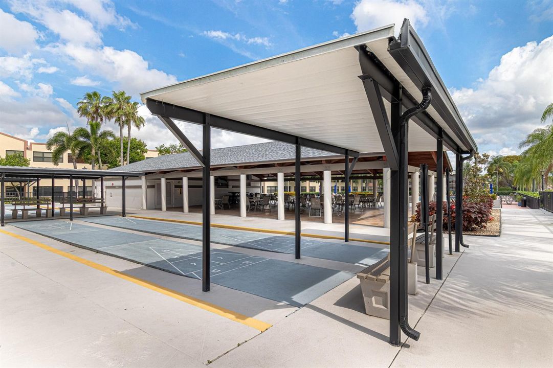 Pool-Shuffleboard