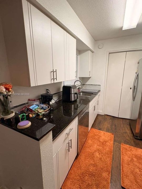 For Sale: $193,500 (2 beds, 1 baths, 980 Square Feet)