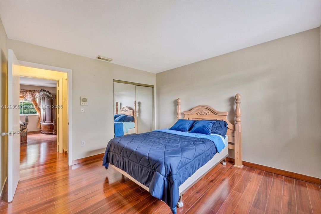 En Venta: $670,000 (4 camas, 3 baños, 1837 Pies cuadrados)