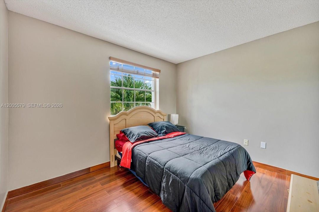 En Venta: $670,000 (4 camas, 3 baños, 1837 Pies cuadrados)