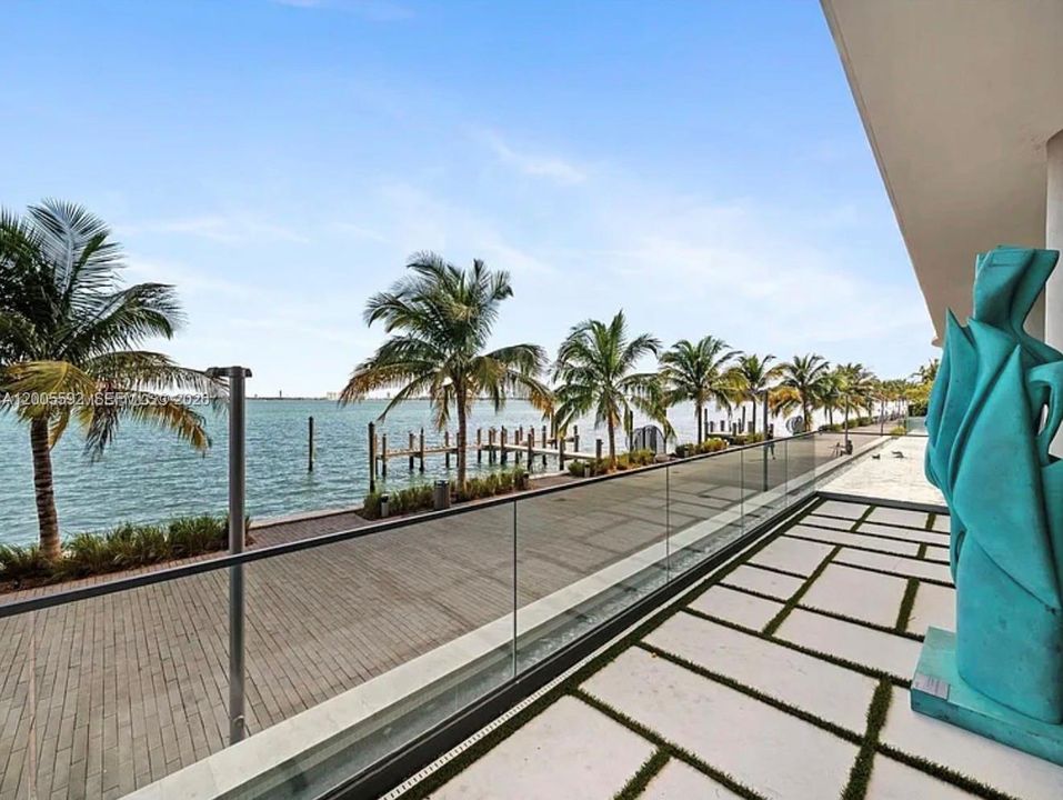 Active With Contract: $12,000 (3 beds, 3 baths, 1634 Square Feet)