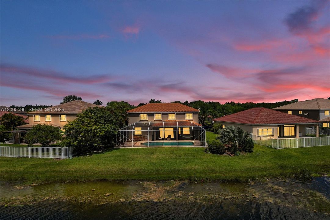 For Sale: $1,200,000 (5 beds, 4 baths, 2536 Square Feet)