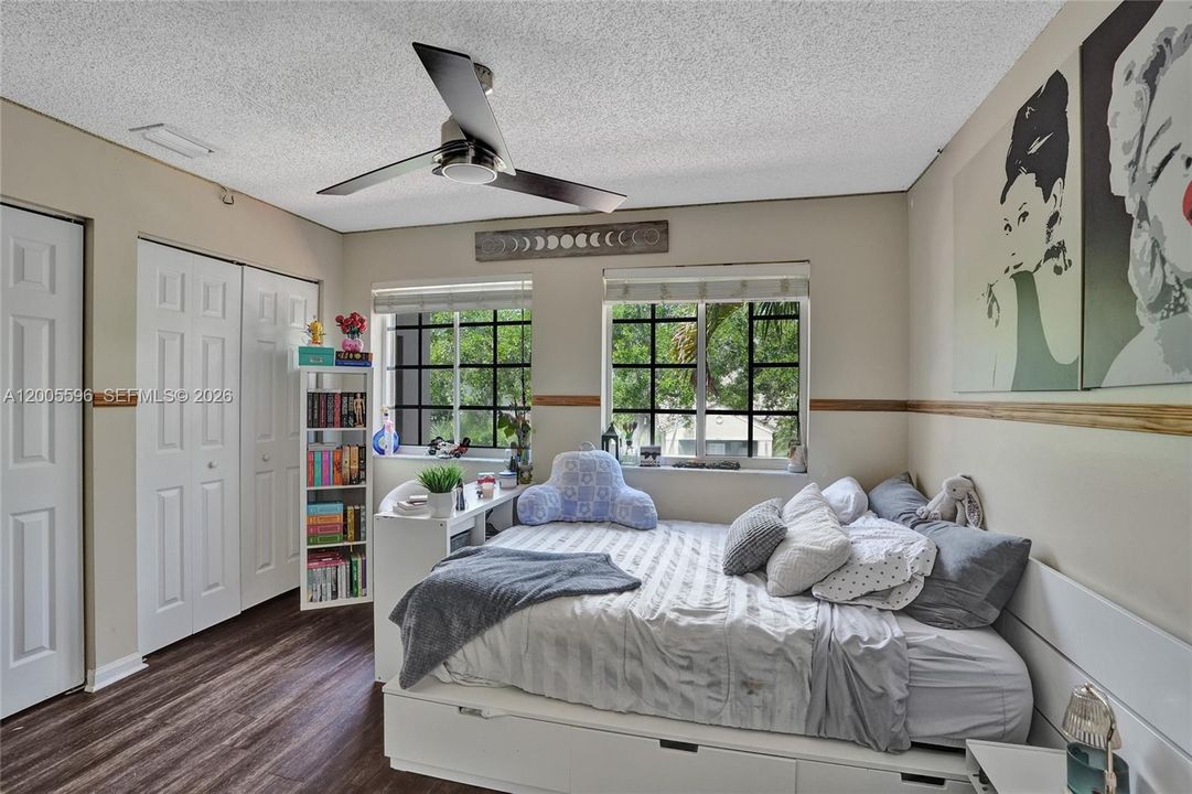 For Sale: $1,200,000 (5 beds, 4 baths, 2536 Square Feet)