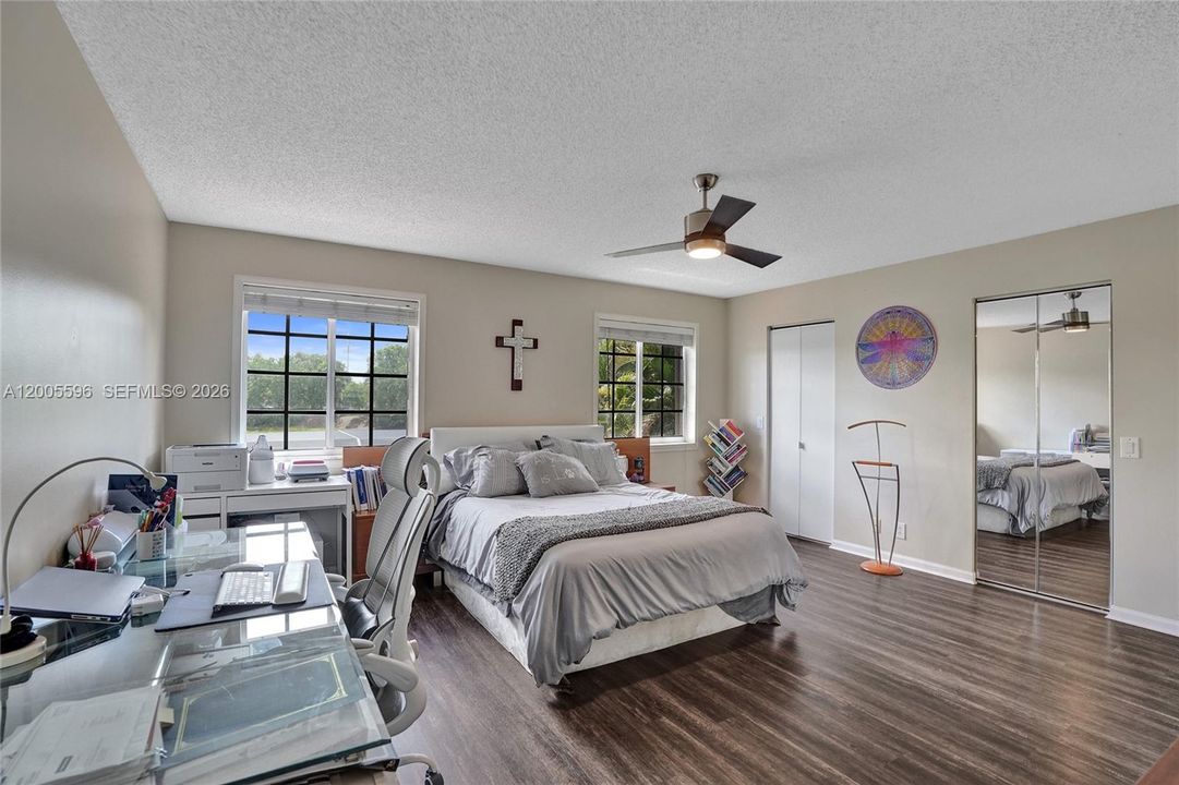 For Sale: $1,200,000 (5 beds, 4 baths, 2536 Square Feet)
