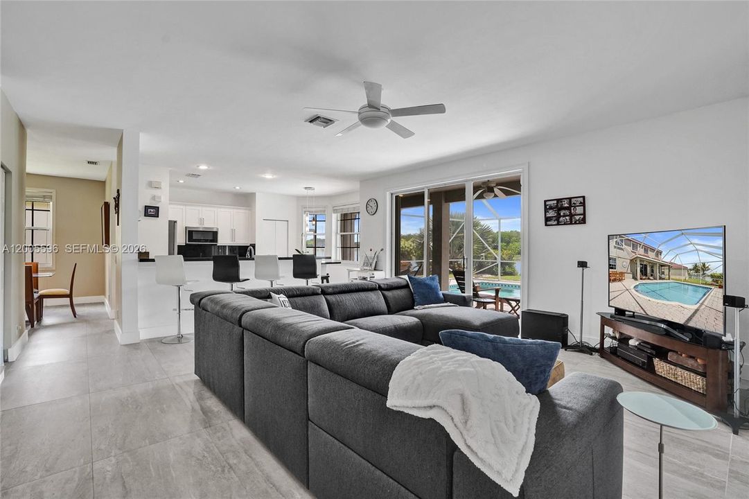 For Sale: $1,200,000 (5 beds, 4 baths, 2536 Square Feet)