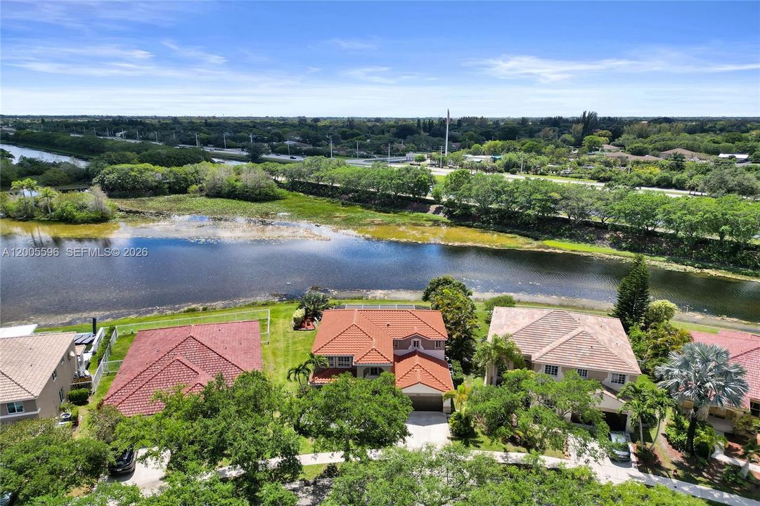 For Sale: $1,200,000 (5 beds, 4 baths, 2536 Square Feet)
