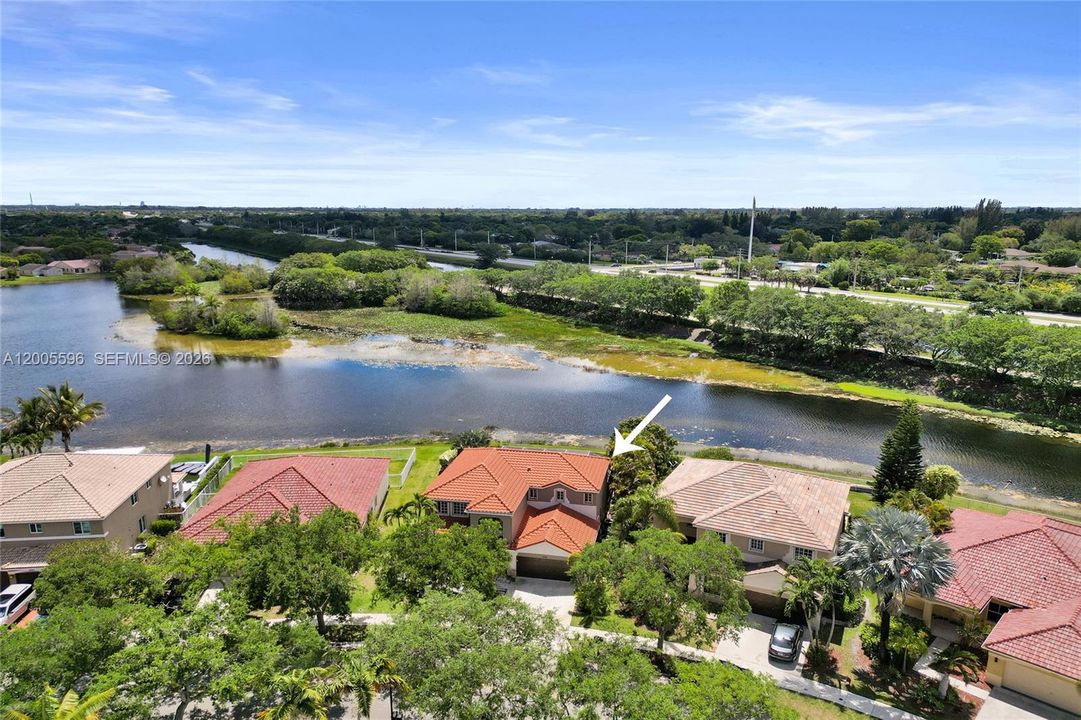 For Sale: $1,200,000 (5 beds, 4 baths, 2536 Square Feet)