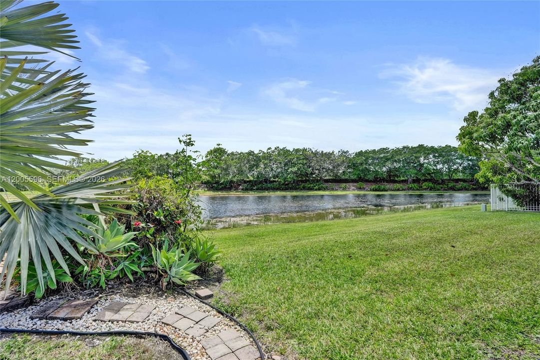 For Sale: $1,200,000 (5 beds, 4 baths, 2536 Square Feet)