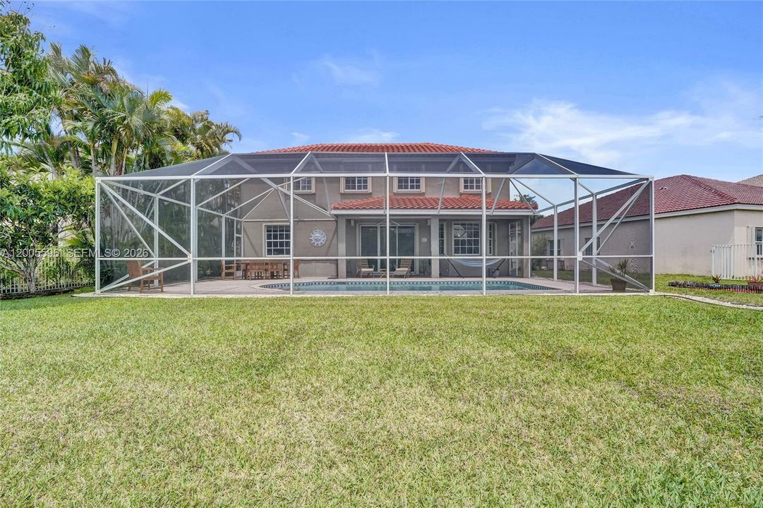 For Sale: $1,200,000 (5 beds, 4 baths, 2536 Square Feet)