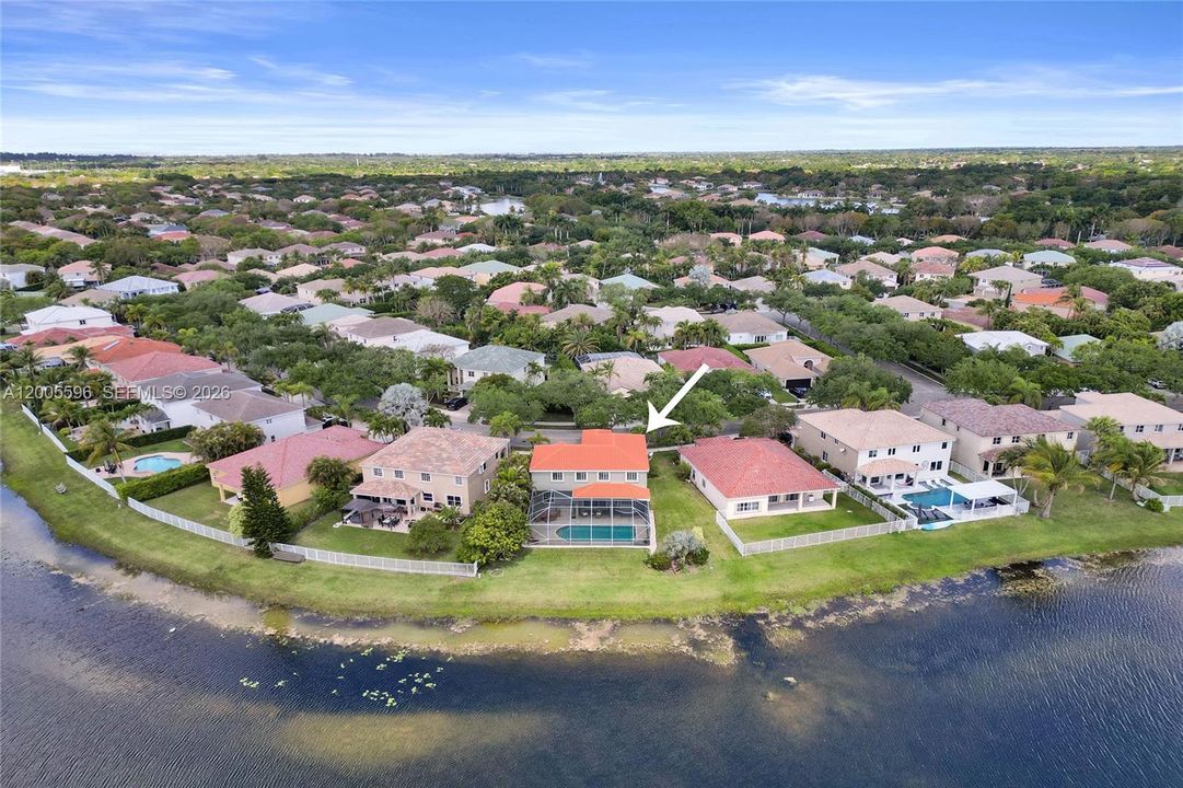 For Sale: $1,200,000 (5 beds, 4 baths, 2536 Square Feet)