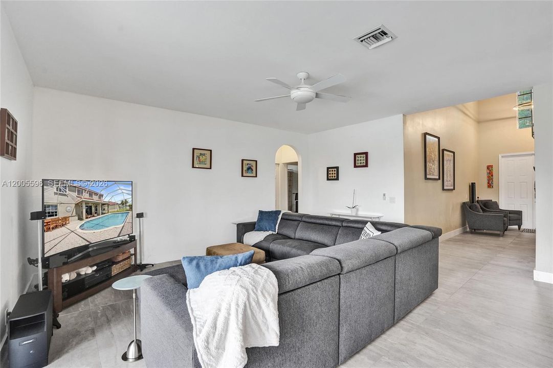 For Sale: $1,200,000 (5 beds, 4 baths, 2536 Square Feet)