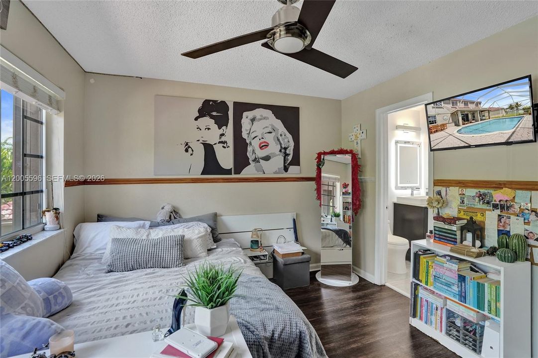 For Sale: $1,200,000 (5 beds, 4 baths, 2536 Square Feet)