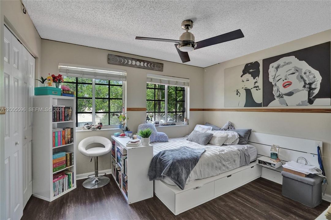 For Sale: $1,200,000 (5 beds, 4 baths, 2536 Square Feet)