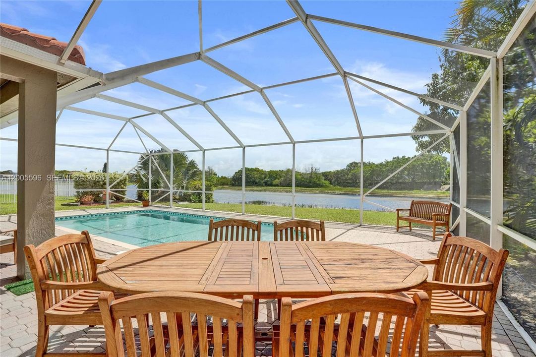 For Sale: $1,200,000 (5 beds, 4 baths, 2536 Square Feet)
