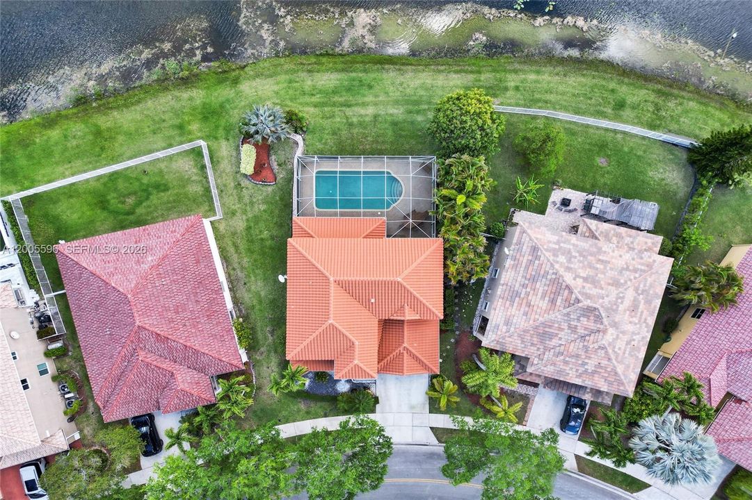 For Sale: $1,200,000 (5 beds, 4 baths, 2536 Square Feet)