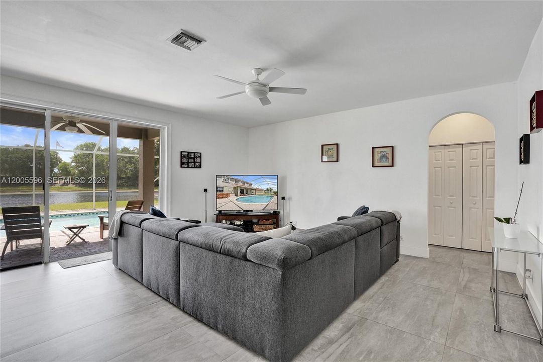 For Sale: $1,200,000 (5 beds, 4 baths, 2536 Square Feet)