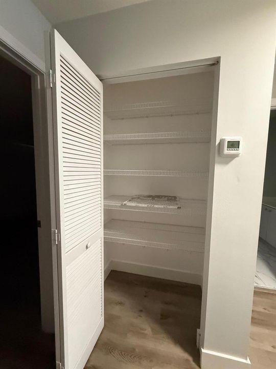 15258 linin closet