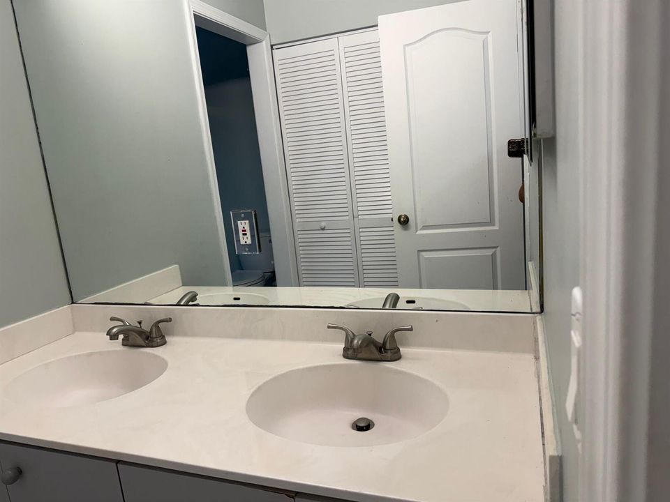 15258 2nd bathroom