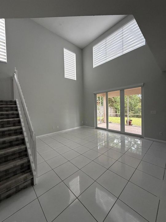 15258 family room 2