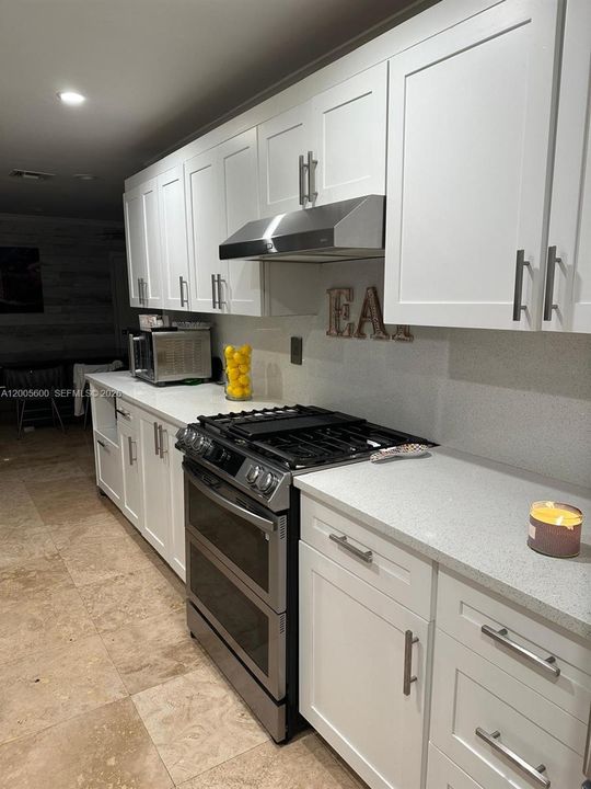 В аренду: $4,200 (4 спален, 2 ванн, 1786 Квадратных фут)