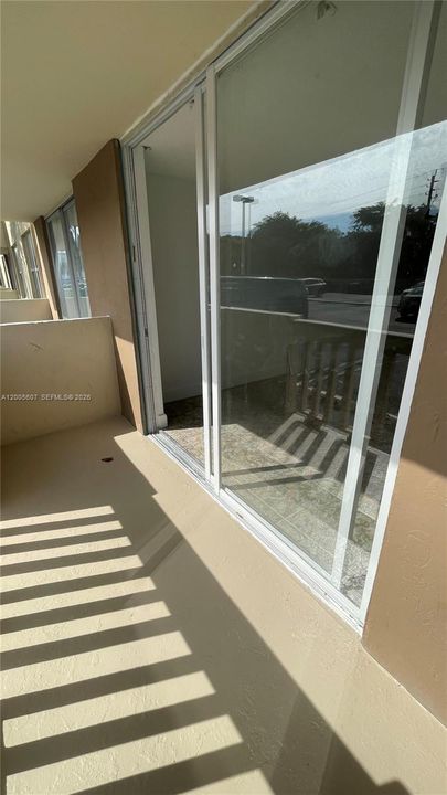 待售: $240,000 (2 贝兹, 2 浴室, 1023 平方英尺)
