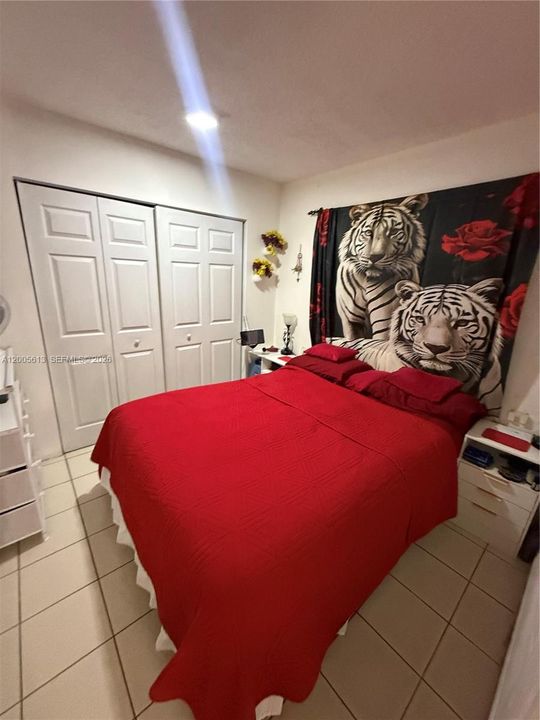 For Sale: $222,000 (1 beds, 1 baths, 630 Square Feet)