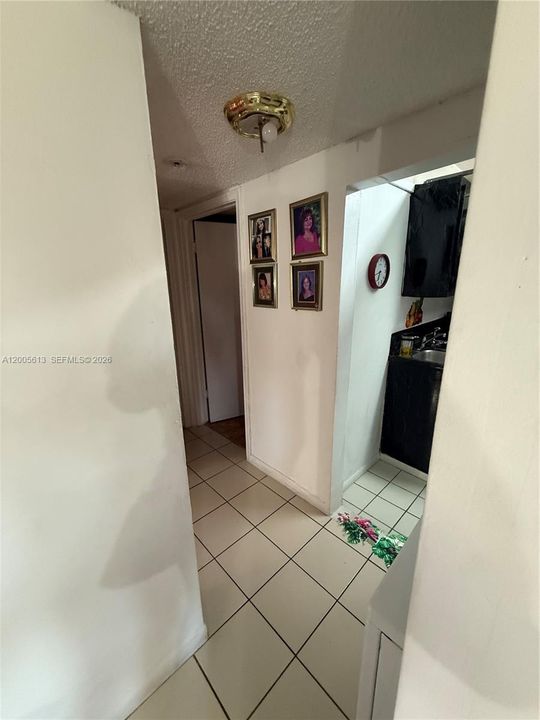 For Sale: $222,000 (1 beds, 1 baths, 630 Square Feet)