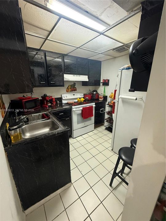 For Sale: $222,000 (1 beds, 1 baths, 630 Square Feet)