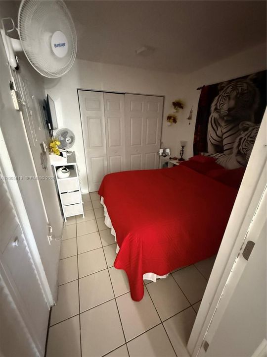 For Sale: $222,000 (1 beds, 1 baths, 630 Square Feet)