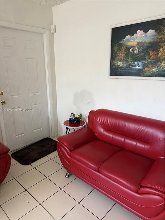 For Sale: $222,000 (1 beds, 1 baths, 630 Square Feet)
