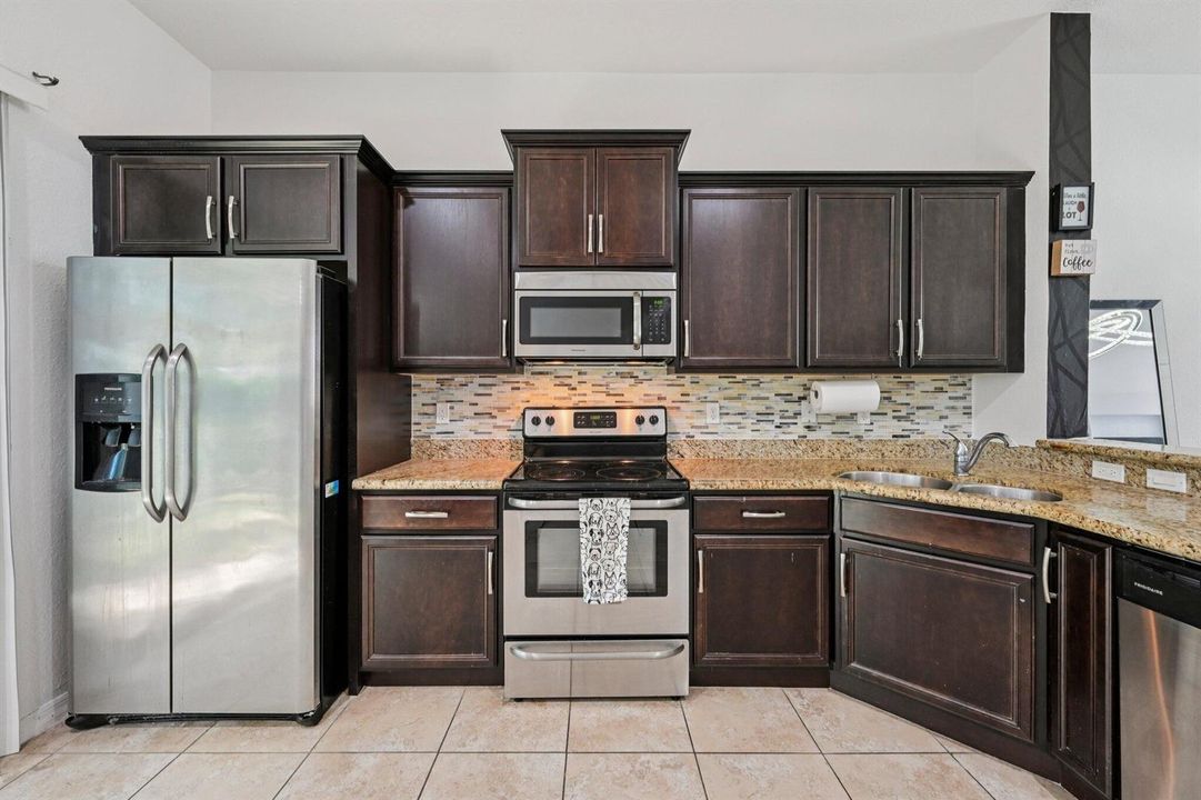 11-web-or-mls-Graham Pl-S1704-011