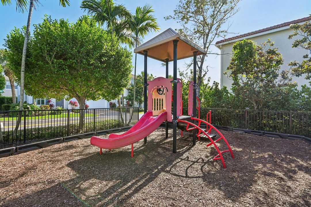 49-web-or-mls-Graham Pl-1704-909