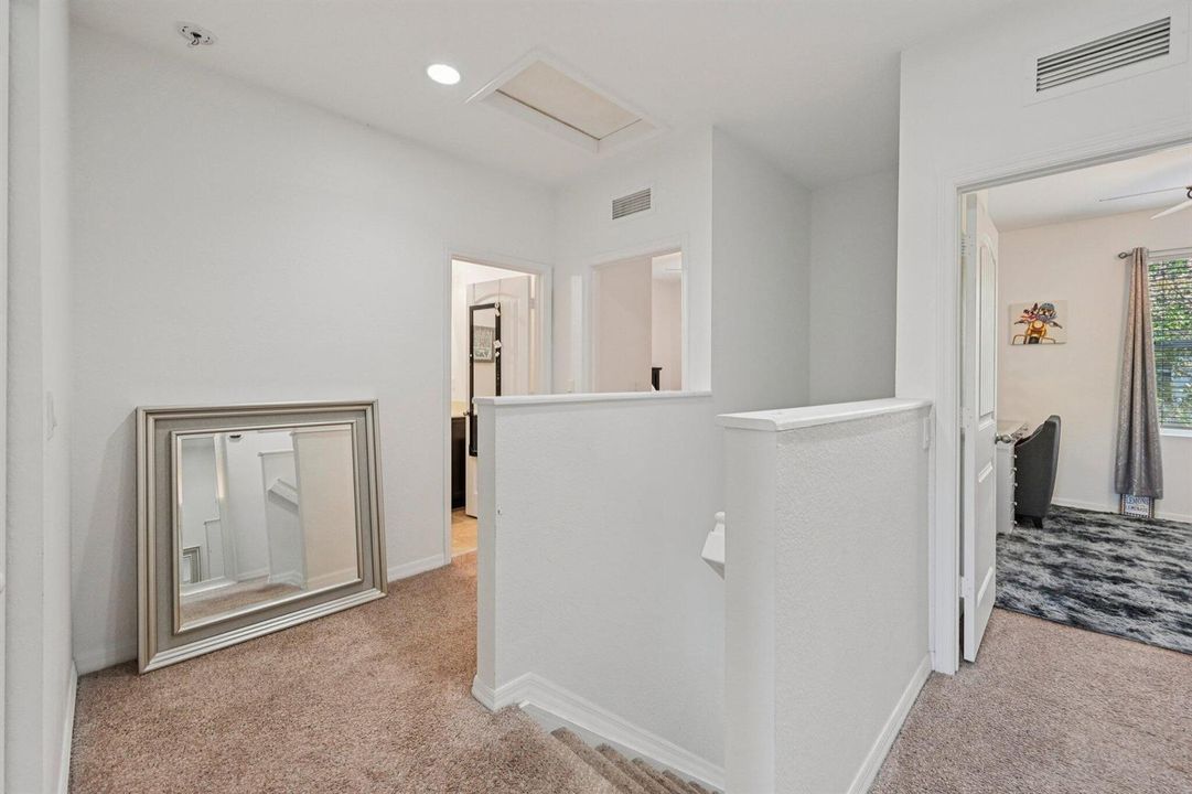 26-web-or-mls-Graham Pl-S1704-026