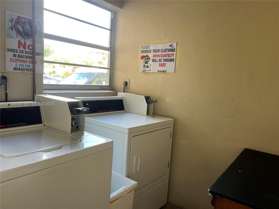 For Sale: $135,900 (2 beds, 2 baths, 944 Square Feet)