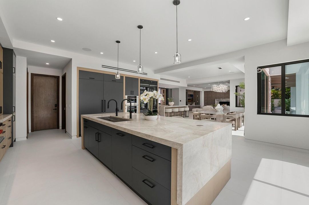 _LG10392-MLS