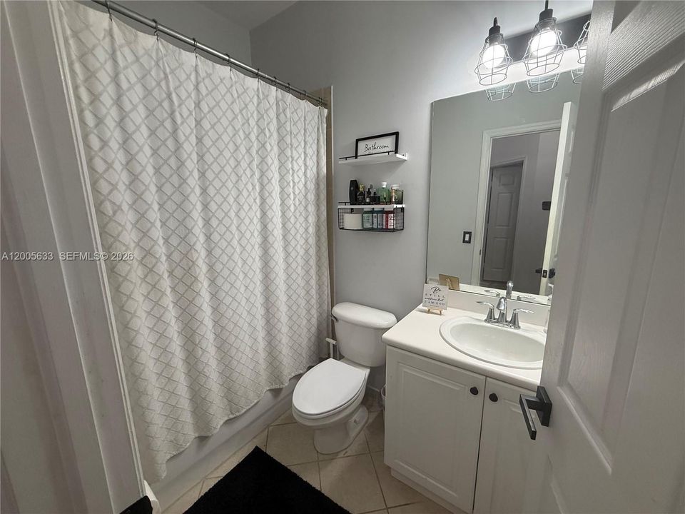 For Sale: $444,997 (4 beds, 3 baths, 1712 Square Feet)