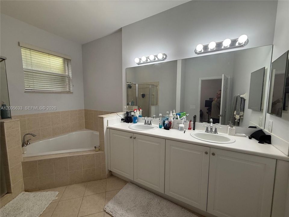 For Sale: $444,997 (4 beds, 3 baths, 1712 Square Feet)