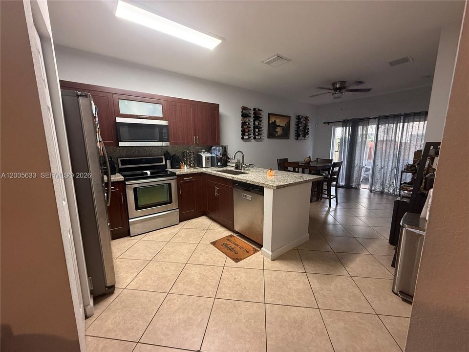 For Sale: $444,997 (4 beds, 3 baths, 1712 Square Feet)