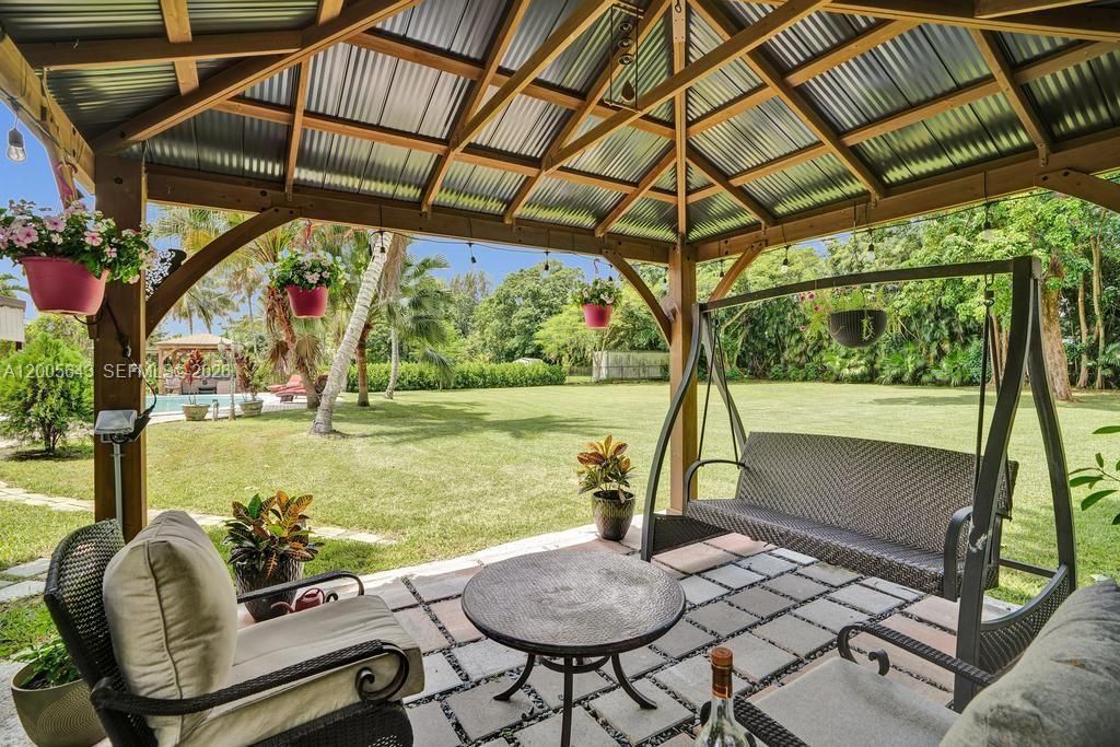 For Sale: $1,749,000 (4 beds, 3 baths, 3400 Square Feet)